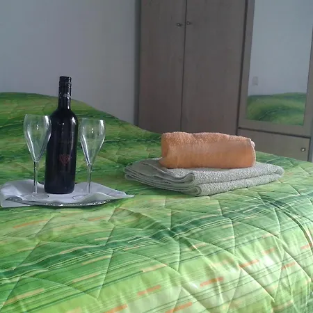 Smjestaj Domi Guest house 2*
