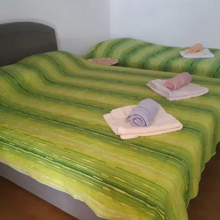 Smjestaj Domi Guest house 2*
